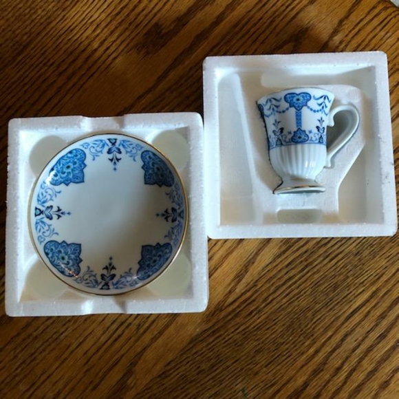 Avon European Tradition Cup & Saucer The Netherlands Collection Circa 1650 - Picture 5 of 12